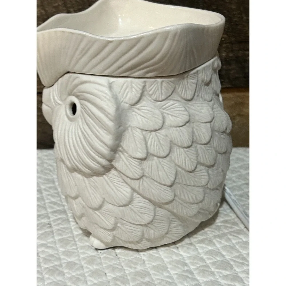 Scentsy whoot white